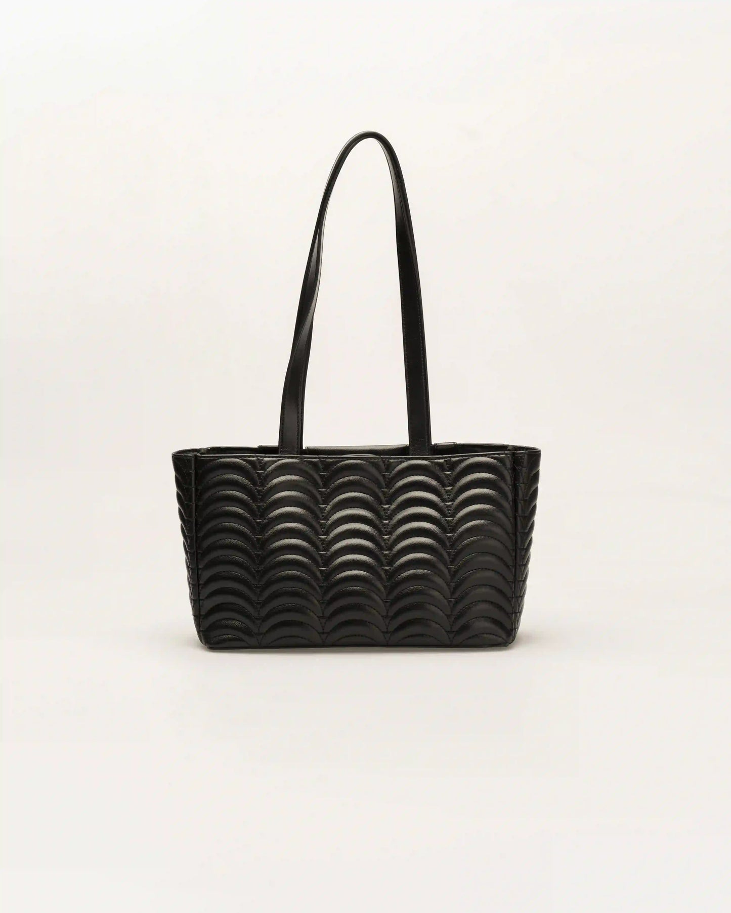 Ann black luxury shoulder bag for women to complete every formal or casual look.