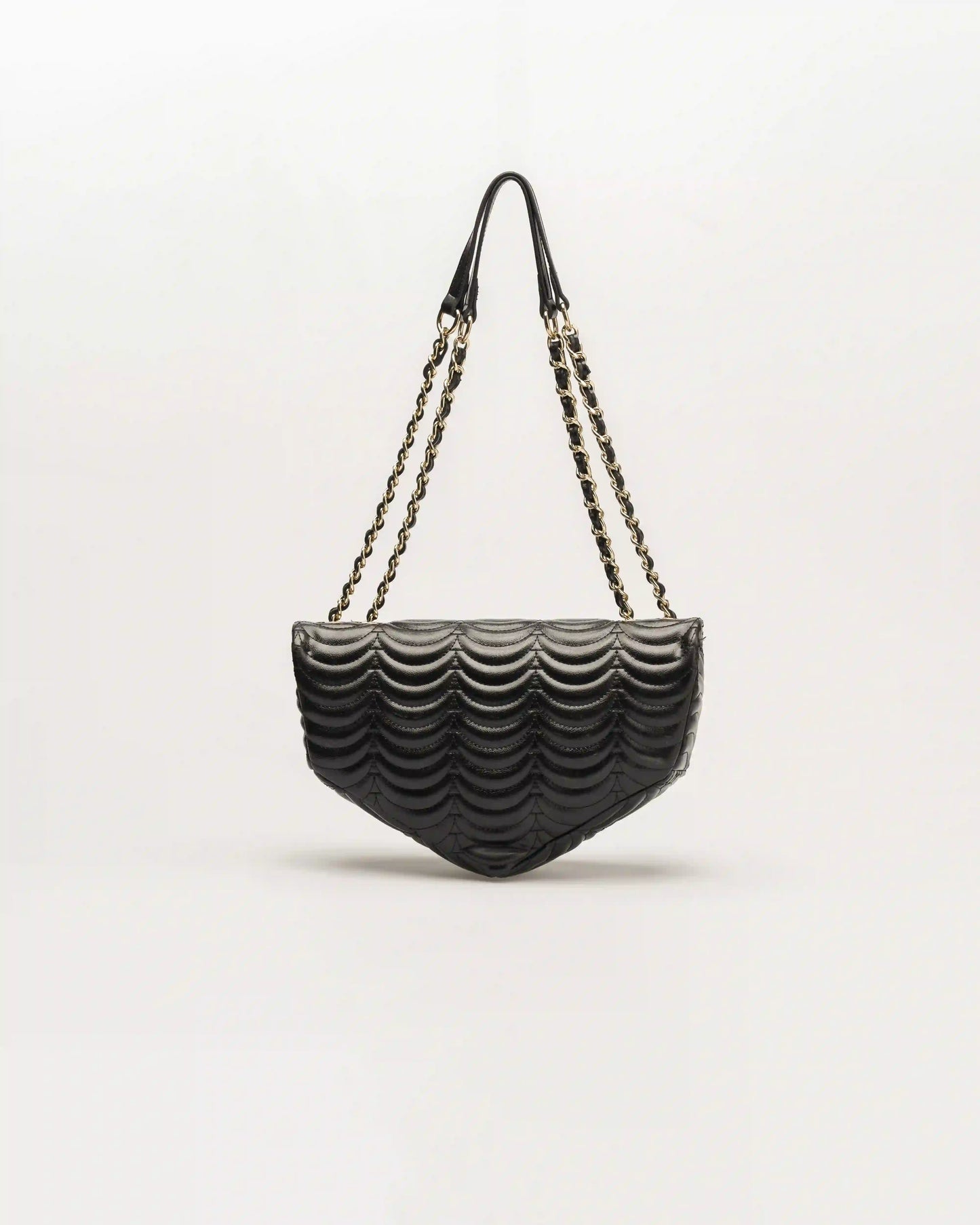 Broadway n2 luxury black shoulder bag for women who prefer classic bold pieces.