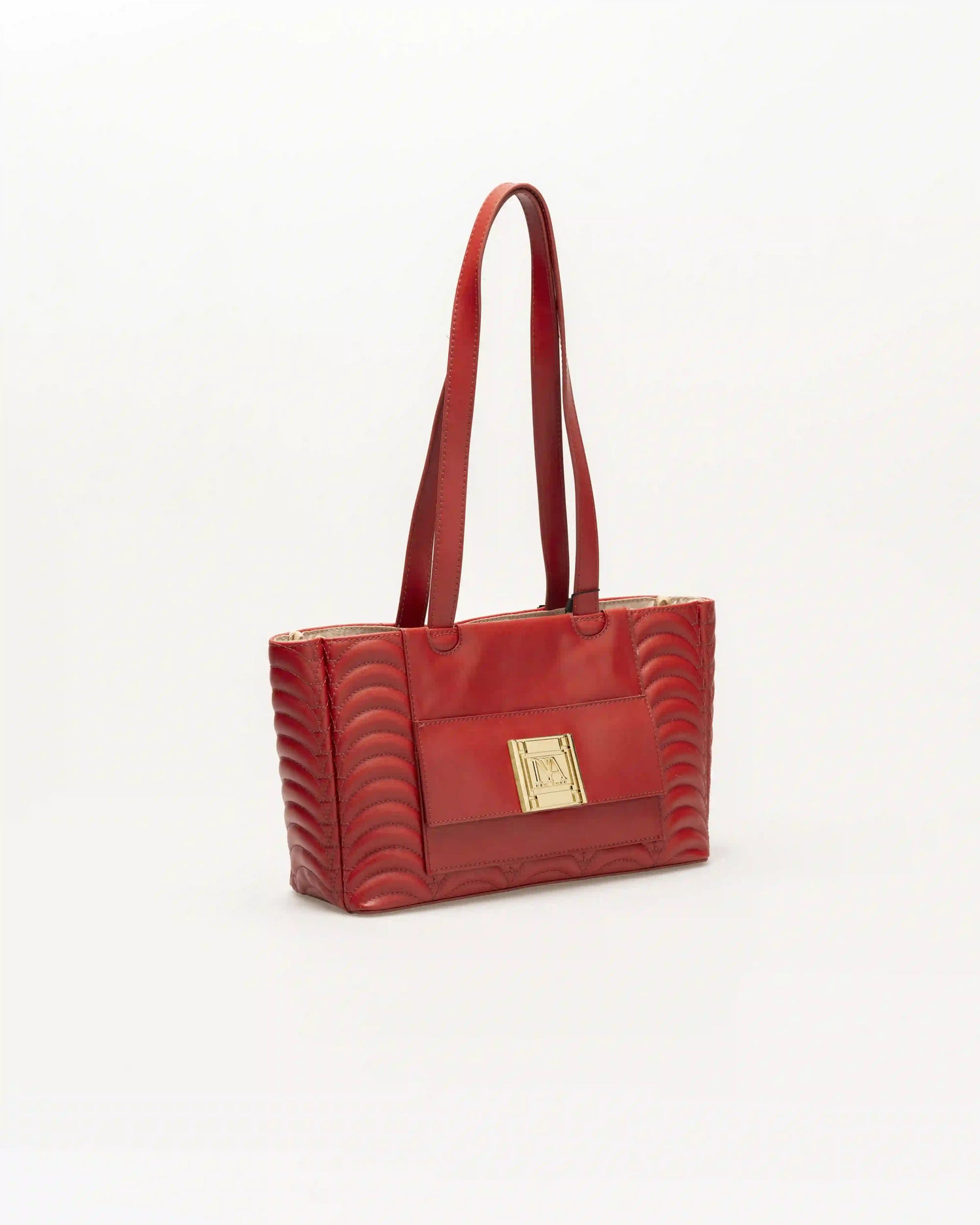 High end ann red shoulder bag for women with stylish form and premium texture.