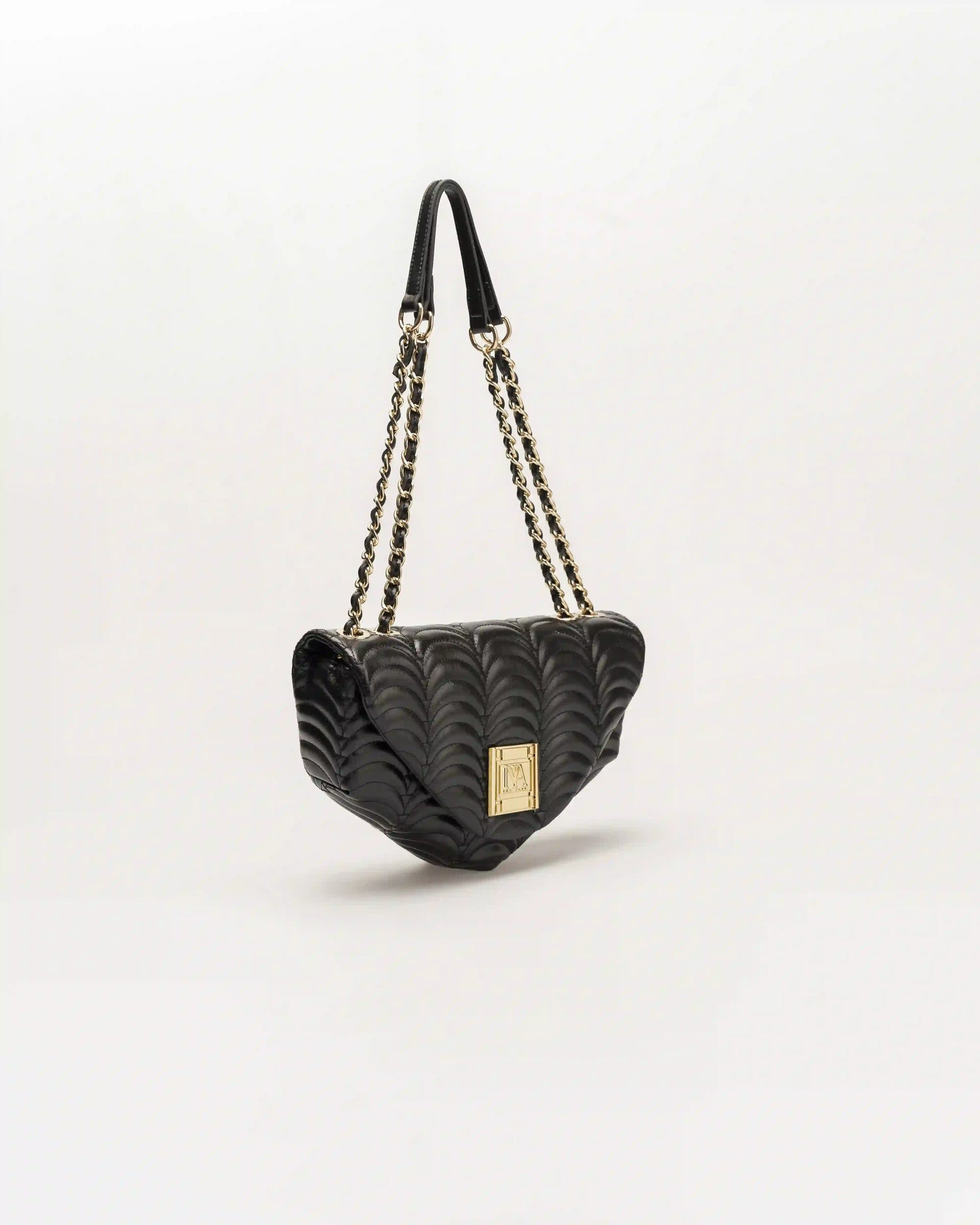 Stylish broadway n2 black shoulder bag for women looking for timeless fashion.