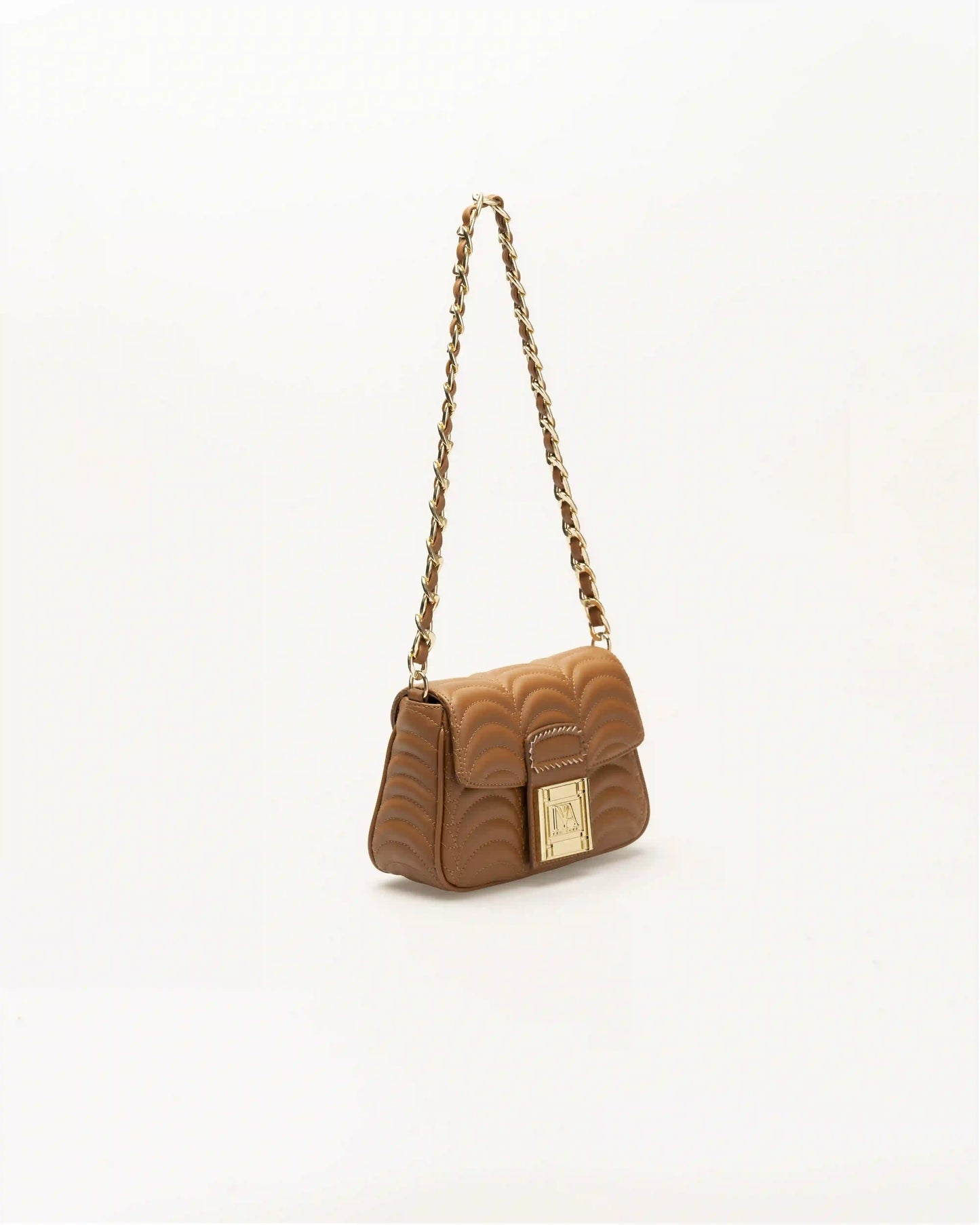 Tan jay shoulder bag for women who appreciate balance of charm and comfort.