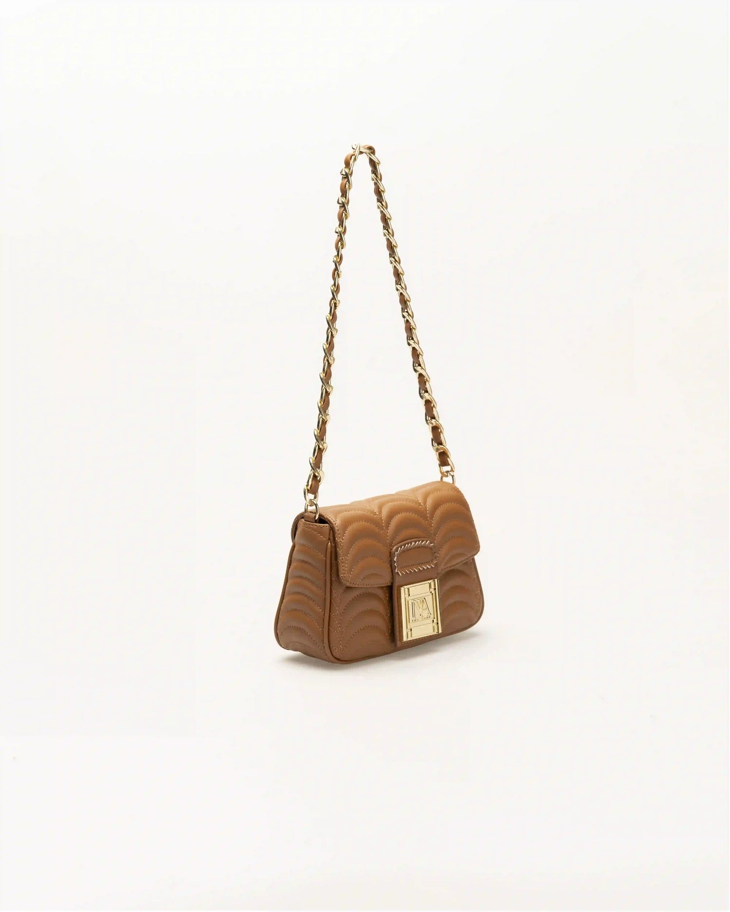 Tan jay shoulder bag for women who appreciate balance of charm and comfort.