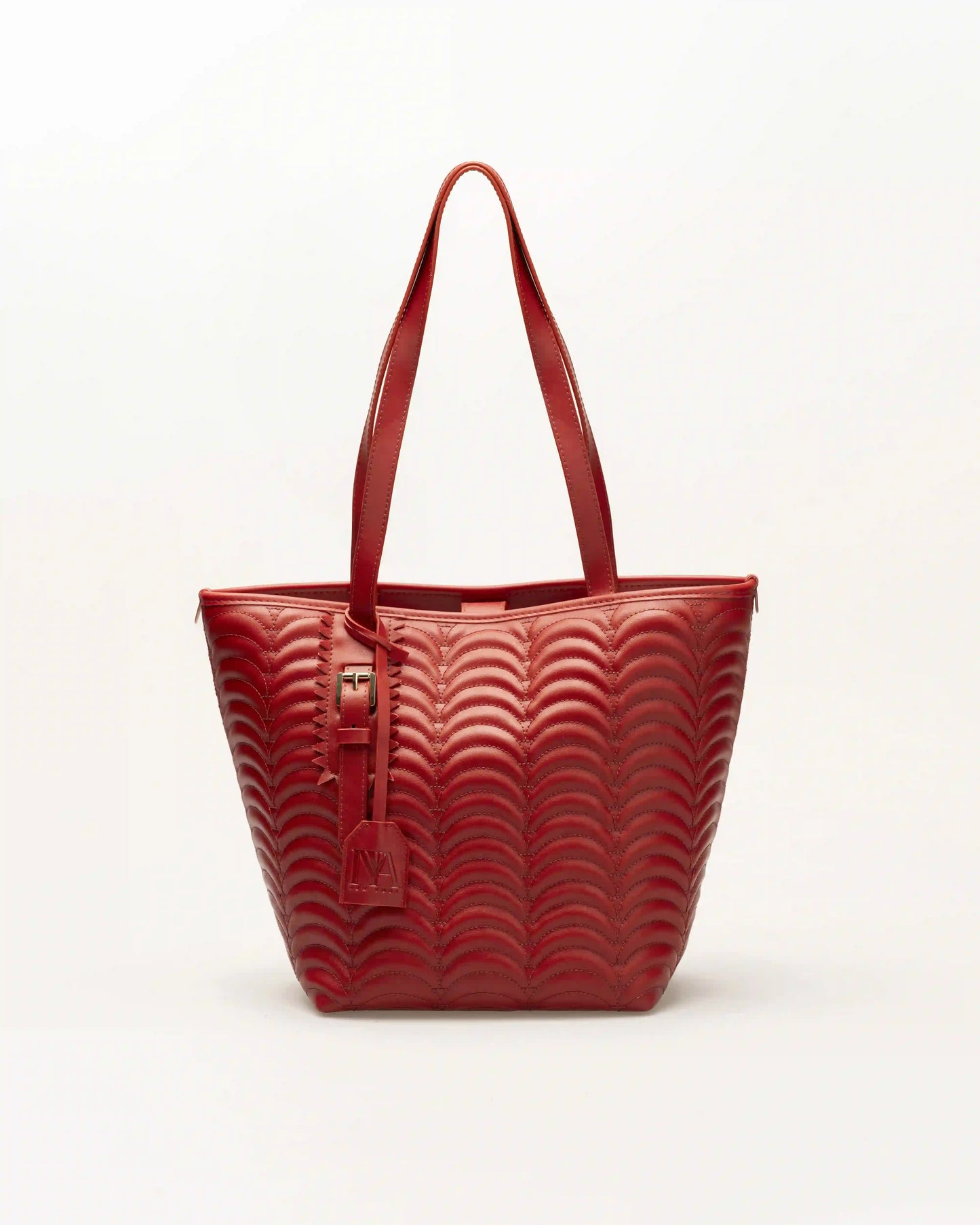 Tote luxury red shoulder bag for women with elegant style and fine craftsmanship.