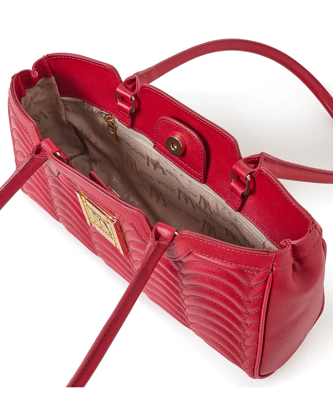 Trendy Broadway N1 red handmade shoulder bag highlights artisan detail and charm.