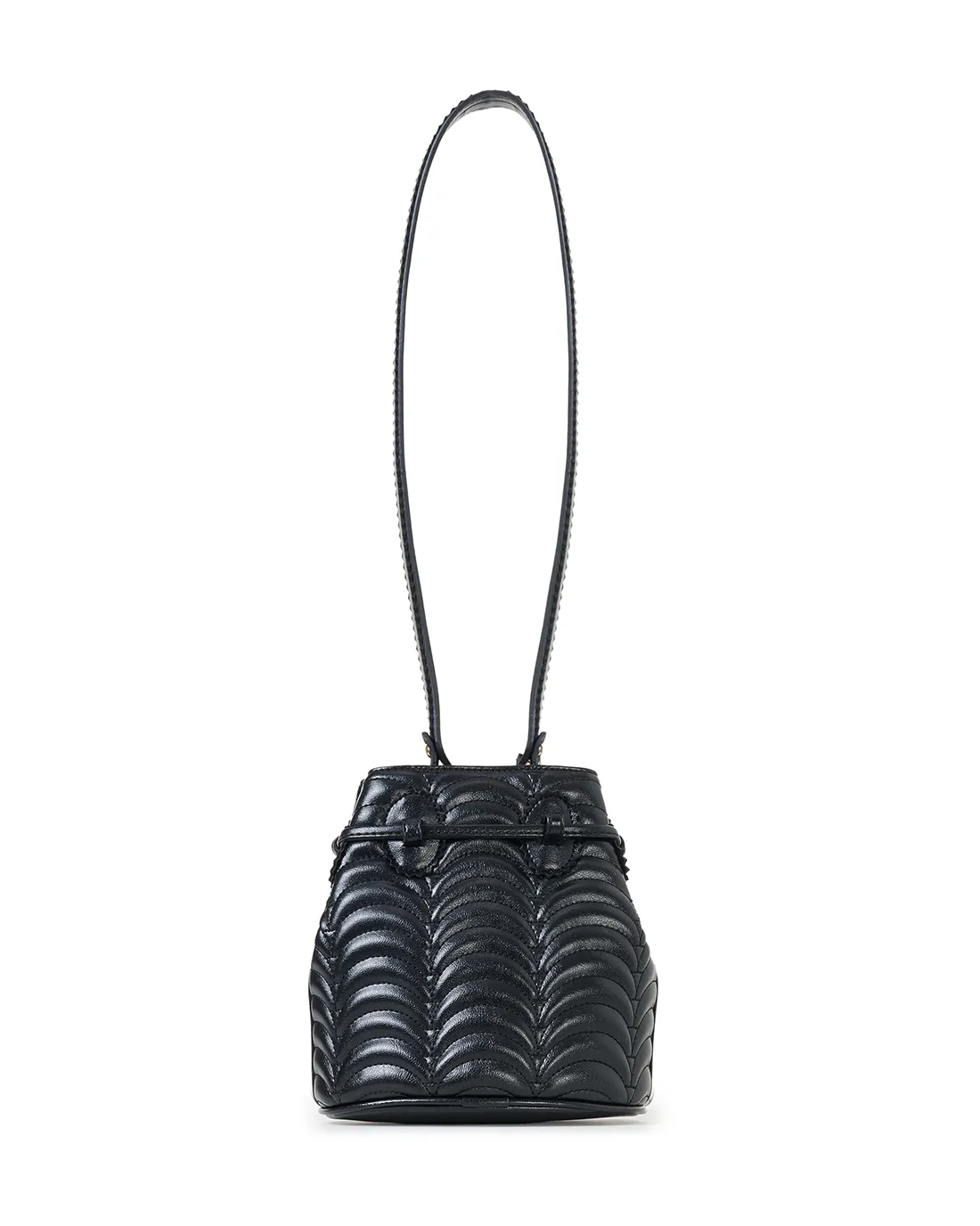 Trendy Duffy N1 black women’s shoulder bag blends everyday elegance with bold charm.